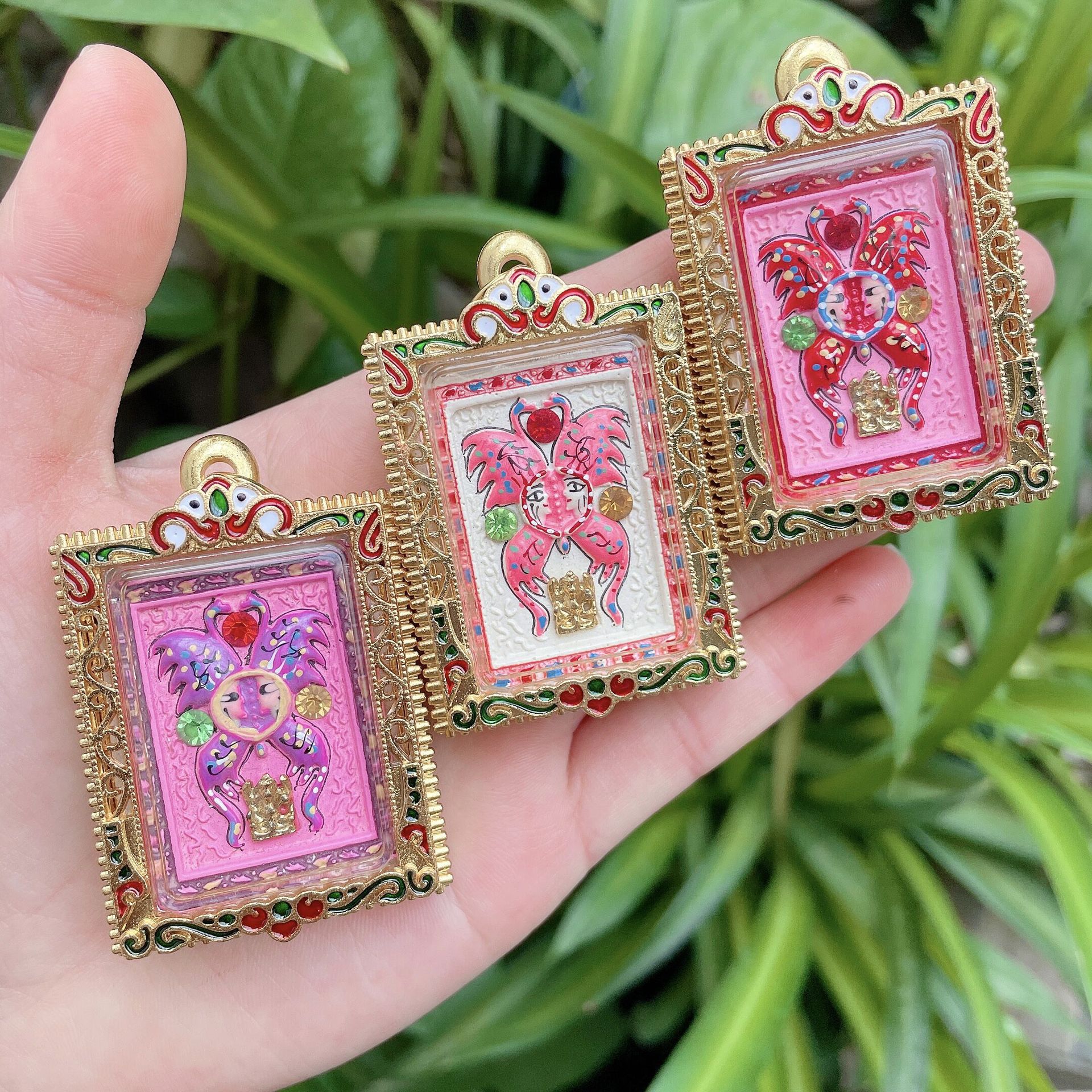 泰国佛牌 泰国特色手工 古巴吉士纳蝴蝶牌 中模 蝴蝶牌 佛牌-阿里巴巴