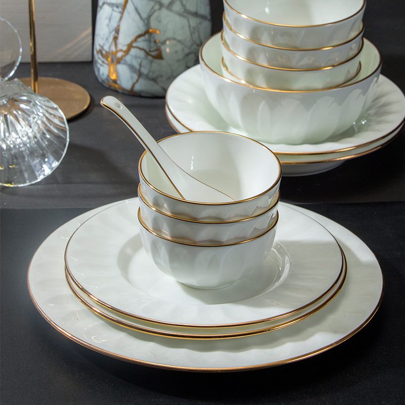 北欧陶瓷餐具碗碟套装家用金边骨瓷家用描金饭碗盘子碗盘组合轻奢