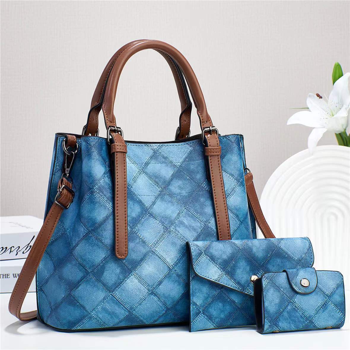 2023 Spring and Summer New Large Capacity Totes Wholesale Niche Design Mother and Child Bags Commuting Crossbody Tote Bag