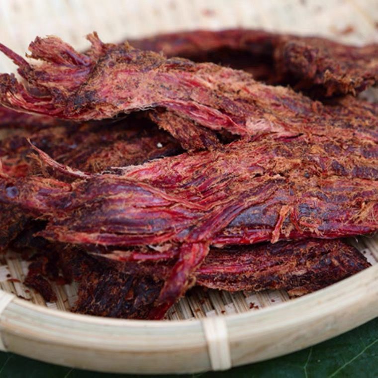 云南临沧特产沧源佤味麻辣牛肉干火烧油炸香酥牛干巴佤膳牛肉条