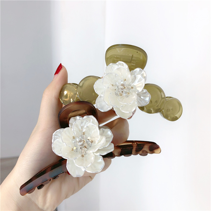 Camellia Grip Elegant Large Shark Clip Mori Style Green Hair Claw Updo Hairpin French Hair Accessories for Women