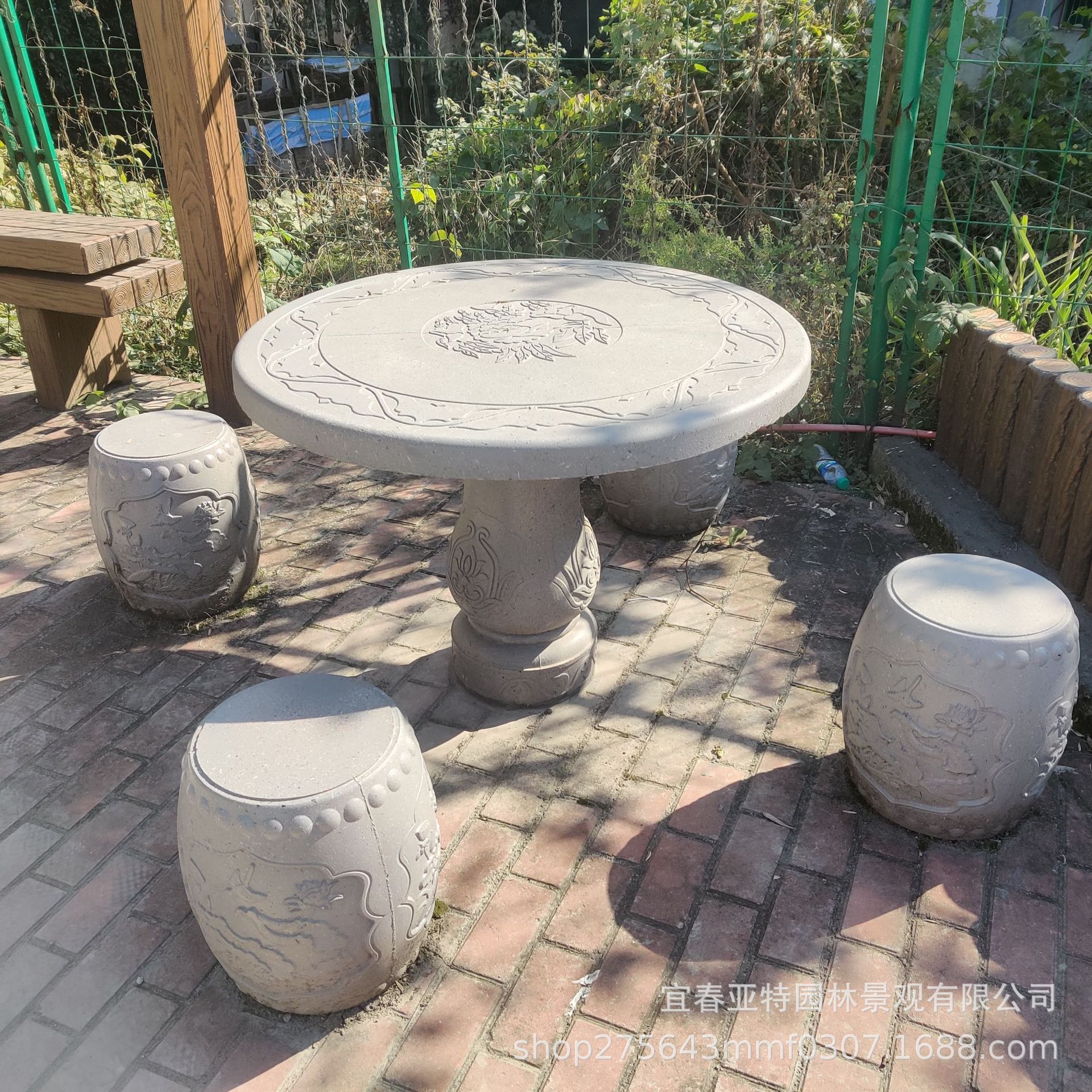 (月销爆款)仿石圆桌仿石坐凳园林景观grc水泥圆桌厂家