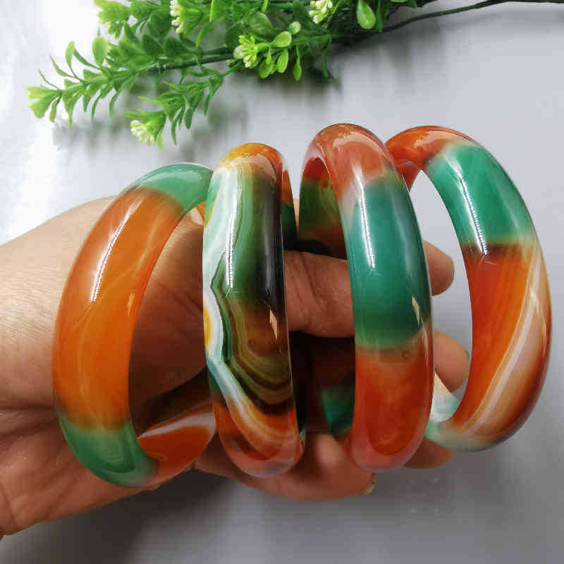 【说明】七彩玉多宝红玛瑙手镯,条宽15mm,厚7.