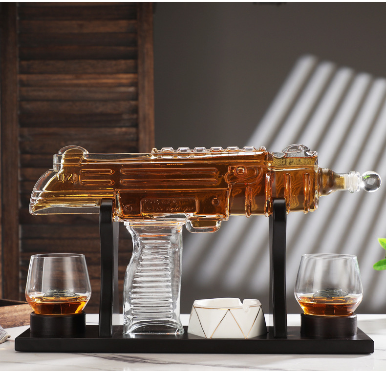 现货销售枪型酒瓶冲锋枪泡酒瓶玻璃醒酒器玻璃枪酒瓶工艺品摆件