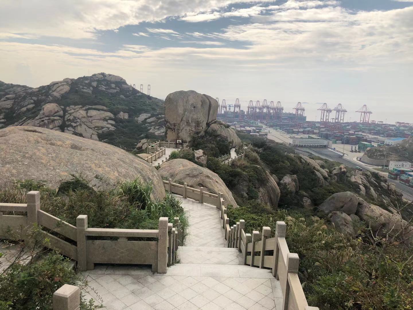 开着爱车去旅行游小洋山石龙景区