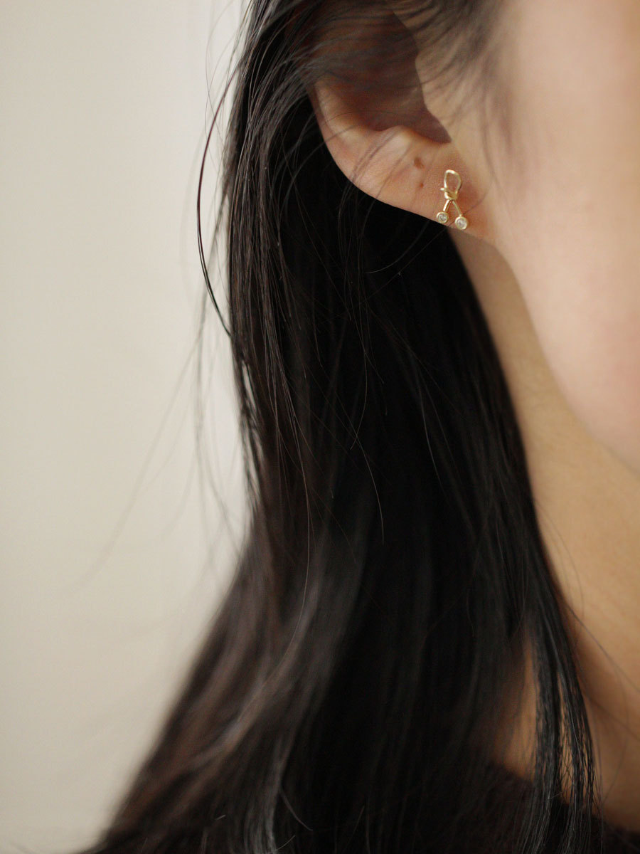 雍程s925纯银耳钉穿小钻鞋的可爱单耳结耳饰立体感