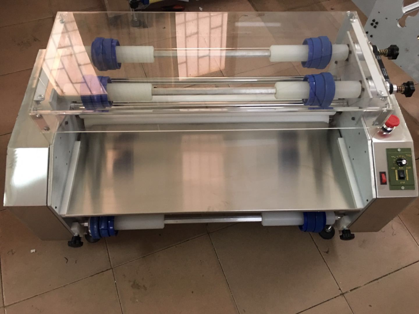 pcb光绘菲林底片覆膜机 菲林底片贴膜机 菲林压膜机(不带粘尘)