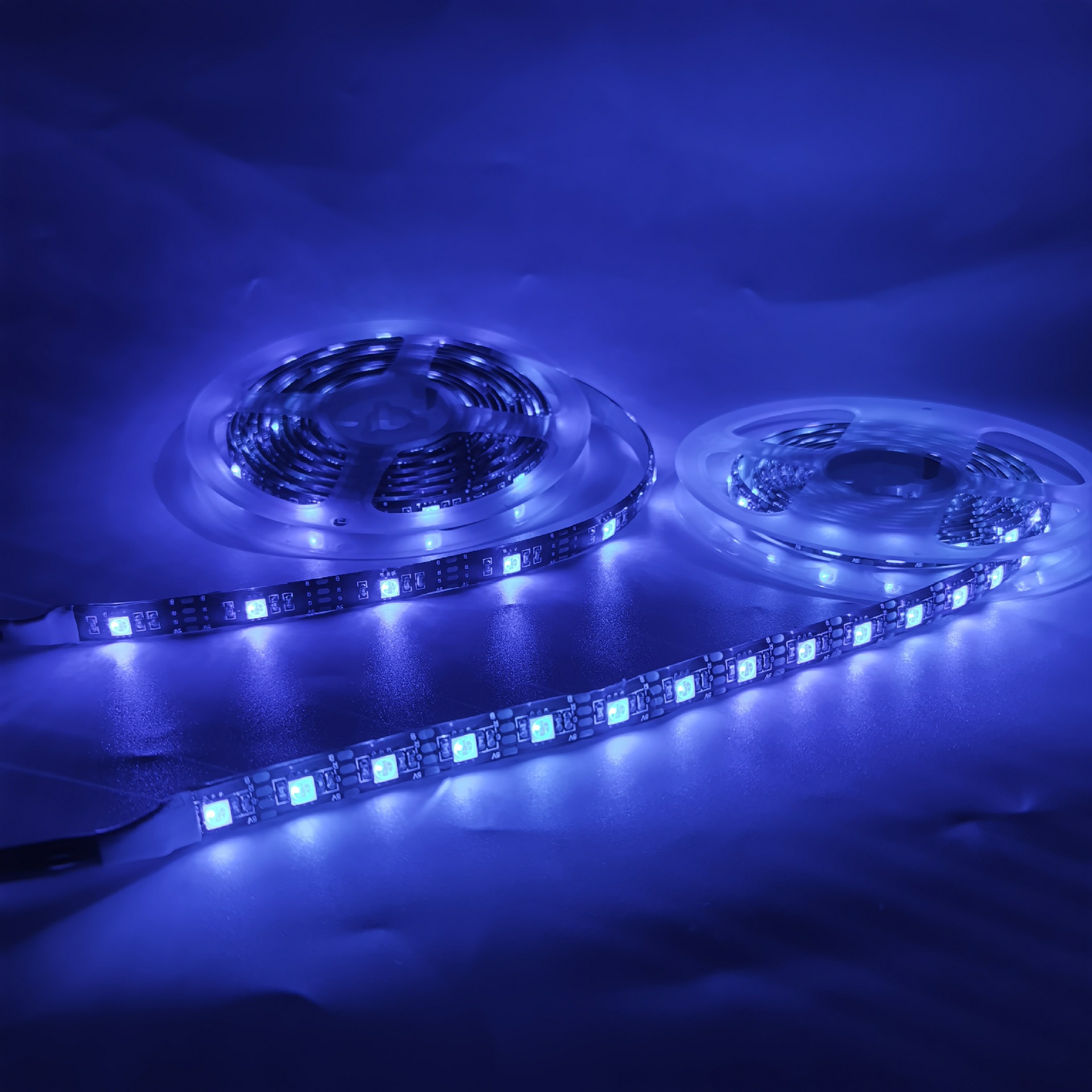 usb手机控制 蓝牙app七彩变色软灯带 rgb变光灯条背景装饰led灯带