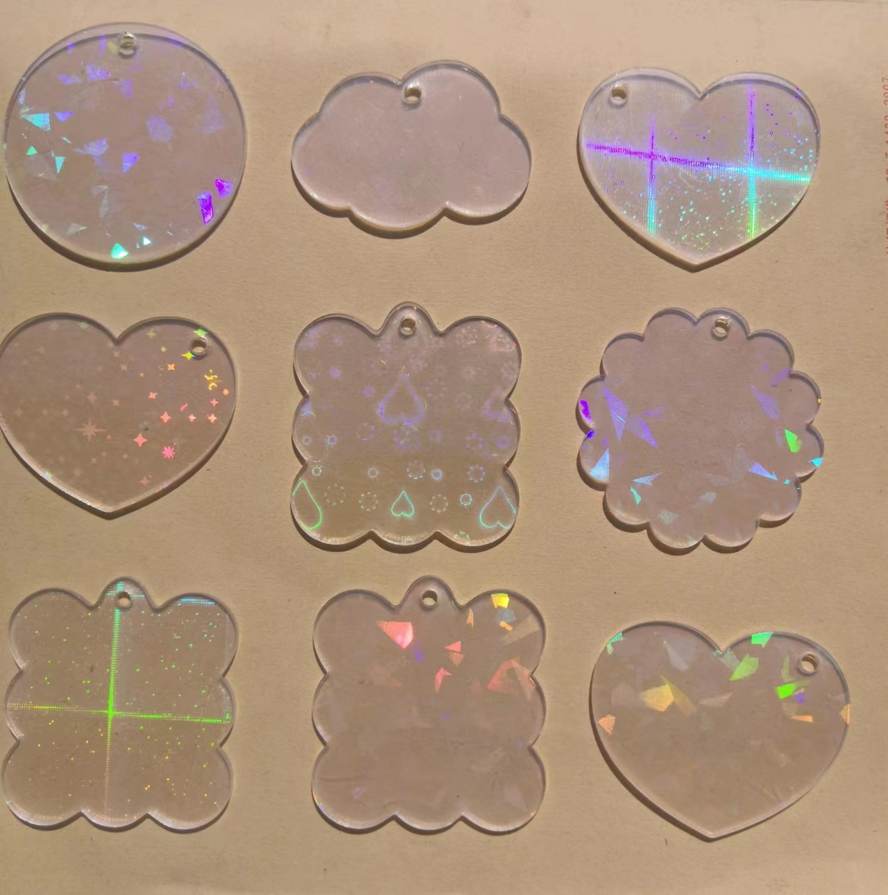 炫彩七彩镭射玻璃碎咕盘钥匙扣手工diy亚克力片挂件爱心咕卡盘