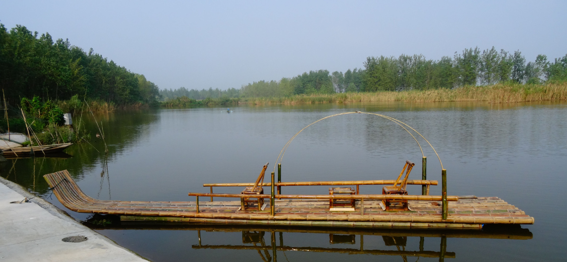 厂家供应茅草竹筏 竹排 旅游景区 水上竹筏