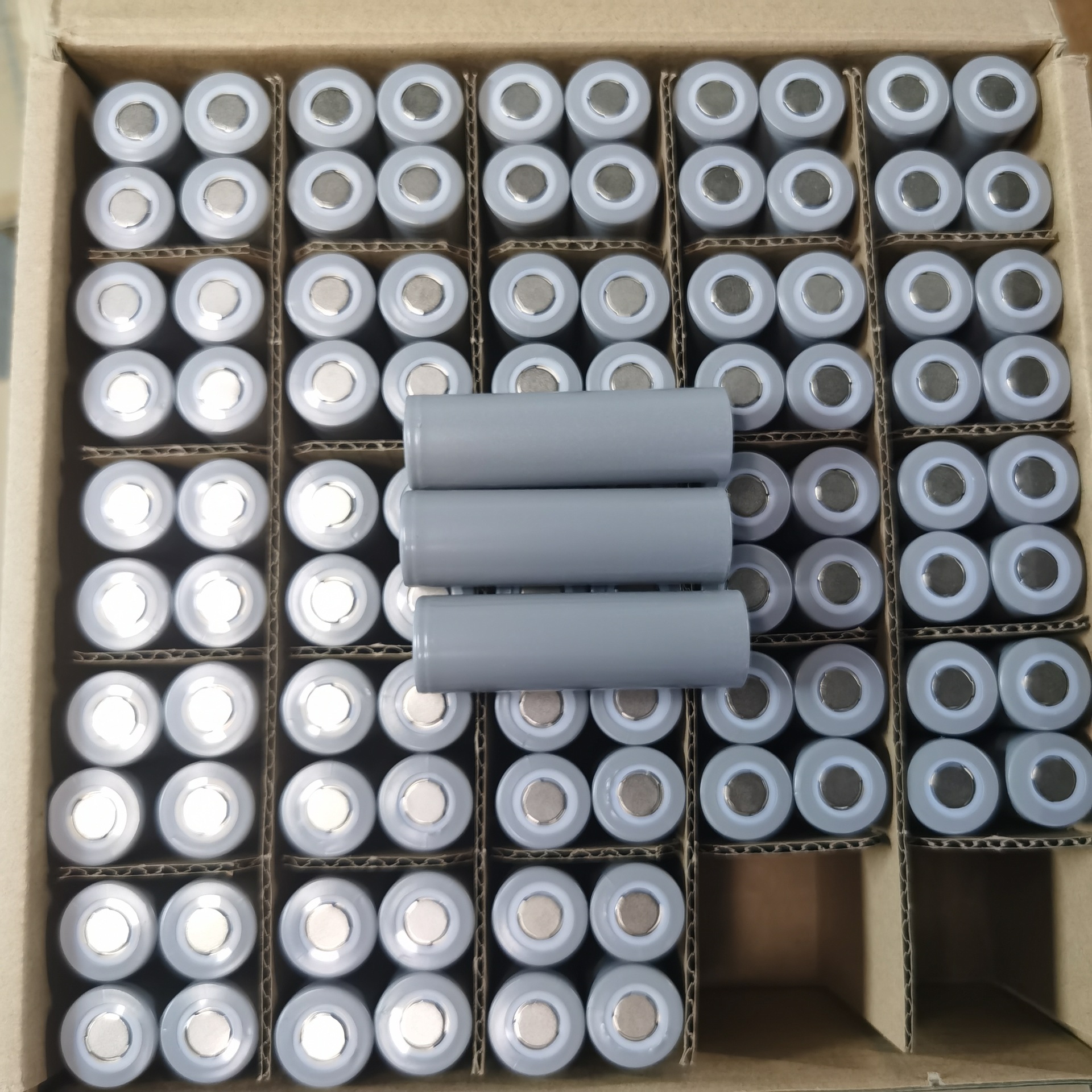 特斯拉21700锂电池4800mah5c动力 电动车电动工具 太阳能路灯储能
