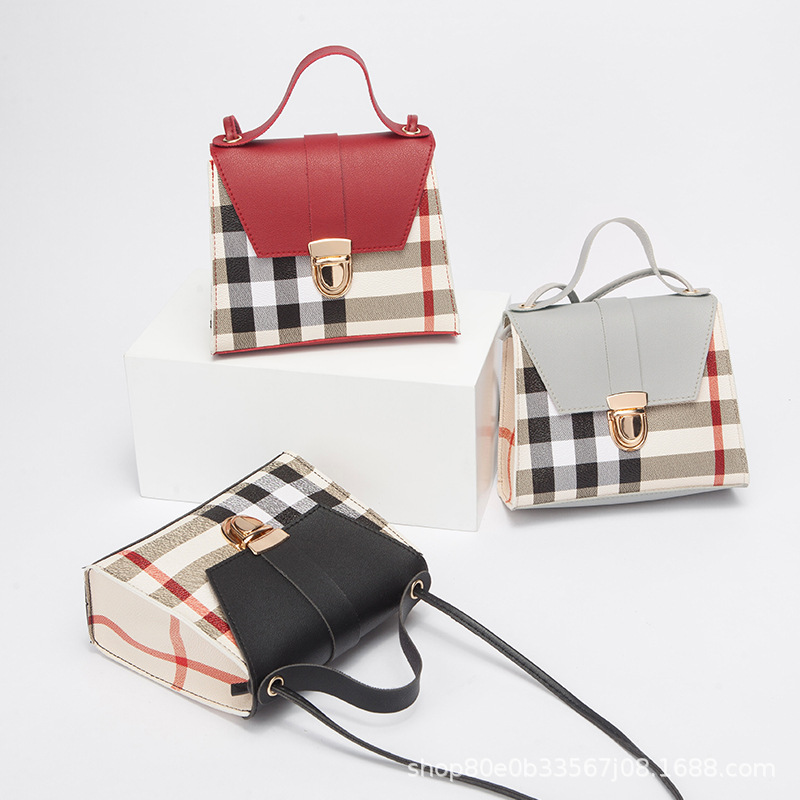 Korean Women Handbag 2023 Guangzhou Bag Factory Wholesale Foreign Trade Small Bag Backpack Plaid Small Square Bag