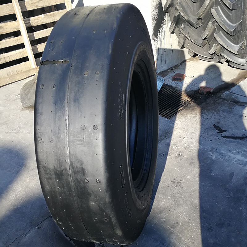 供应天津天力1200-24光面轮胎24层级井下铲运机轮胎