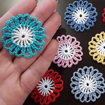 钩针棉线小花贴花图案针织花卉装饰爱尔兰花直径4厘米多色