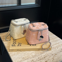 小众设计链条盒子包包女2024新款洋气百搭斜挎包韩版流行通勤小包