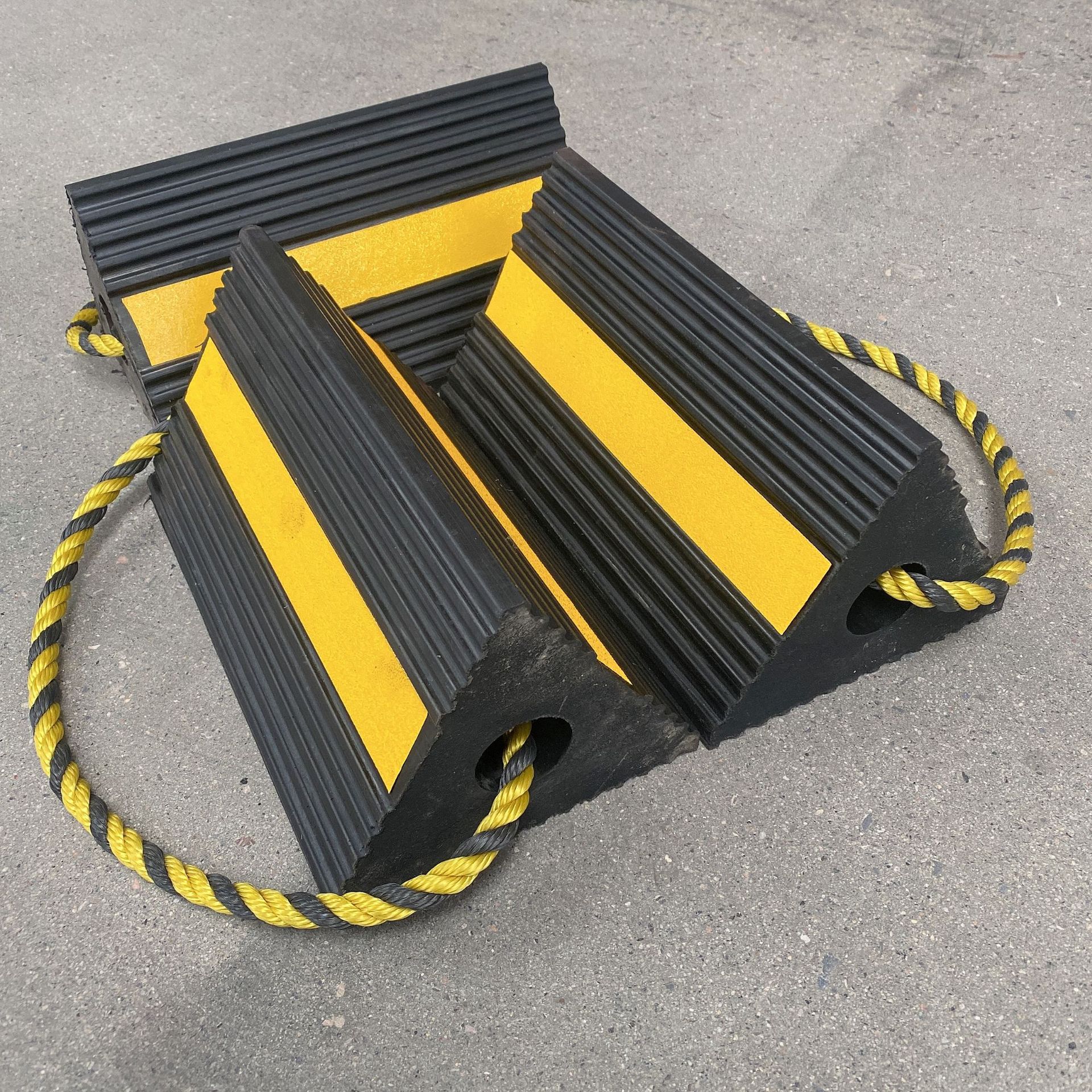 【飞机轮挡】-飞机轮挡厂家,品牌,图片,热帖-阿里巴巴