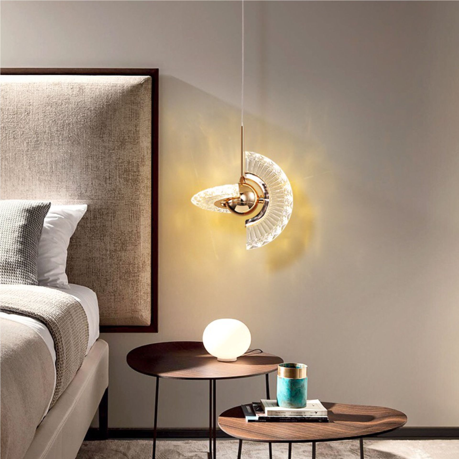 飞碟床头小吊灯创意个性吧台卧室灯饰网红轻奢吊灯磁吸轨道灯吊灯