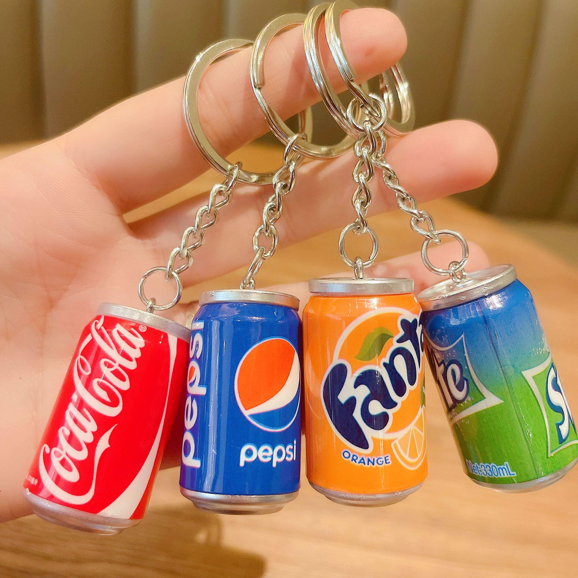 创意迷你易拉罐钥匙扣挂件供应 新款仿真饮料瓶小礼品挂件钥匙扣