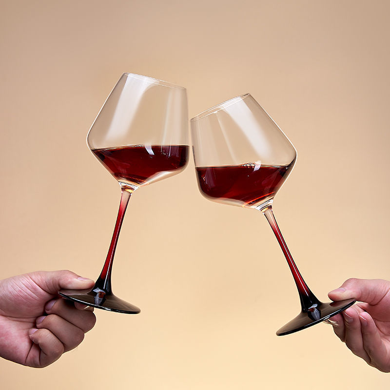 青苹果 ins高颜值红黑领结高脚杯葡萄酒杯红酒杯威士忌酒杯-阿里巴巴