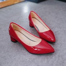 尖头工作鞋粗跟低跟高跟鞋亮漆皮小红鞋红色婚鞋黑色工作鞋女单鞋