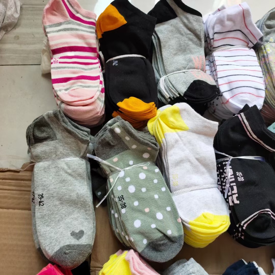 便宜袜子批发四季低帮男女船袜杂款二等袜地摊赠品一次性袜子