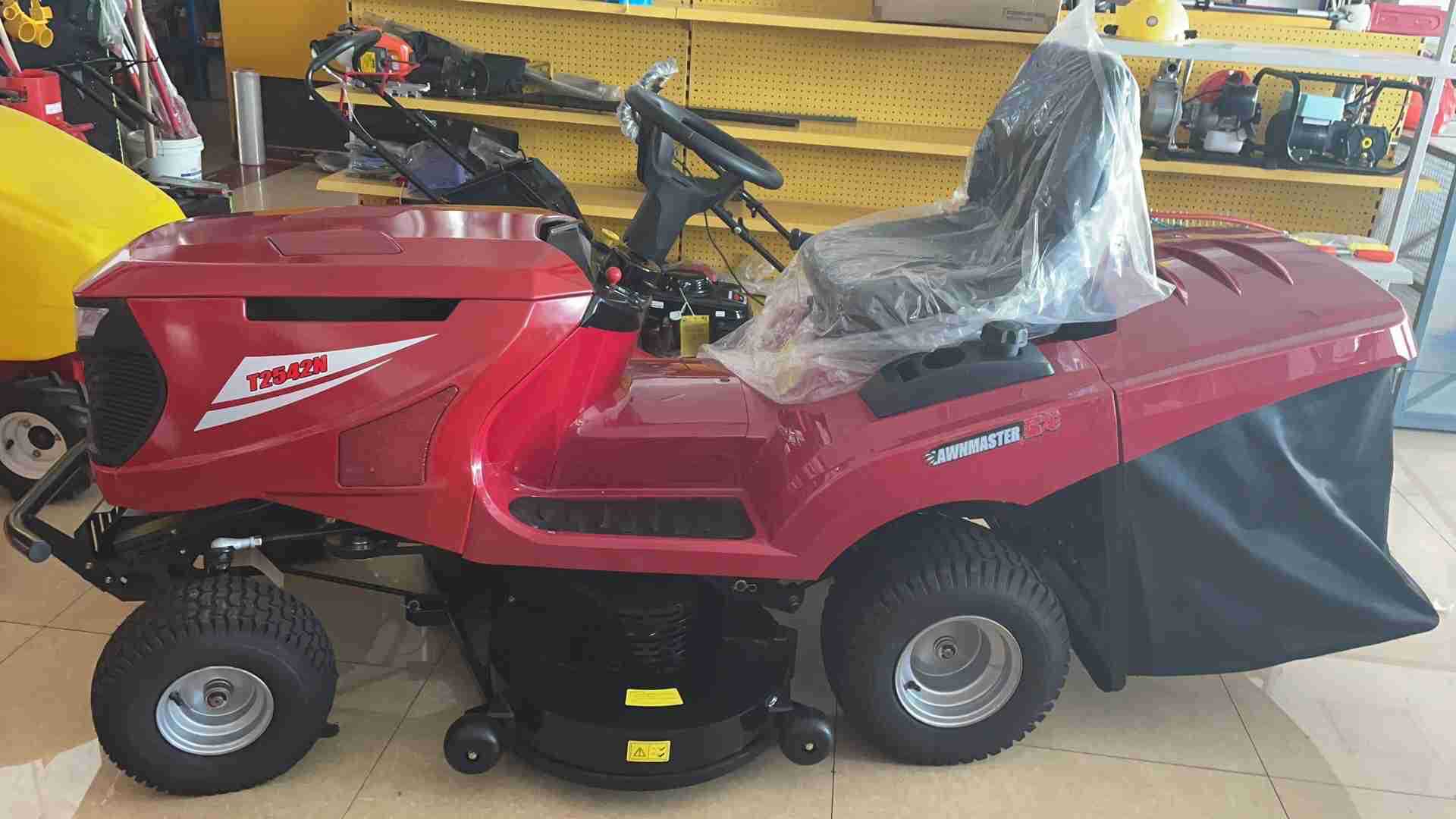 沃得坐骑式草坪车t2542n隆鑫动力803cc 25马力