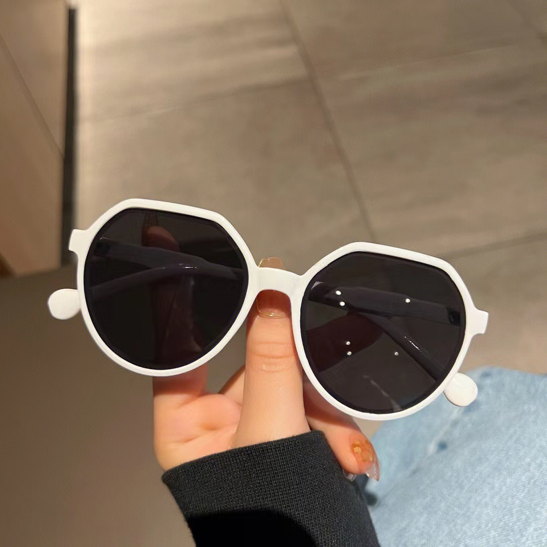 New Internet-Famous Sunglasses Women's Fashionable Uv Protection Vintage Street Shot Sunglasses Ins Advanced to Make Big Face Thin-Looked Glasses