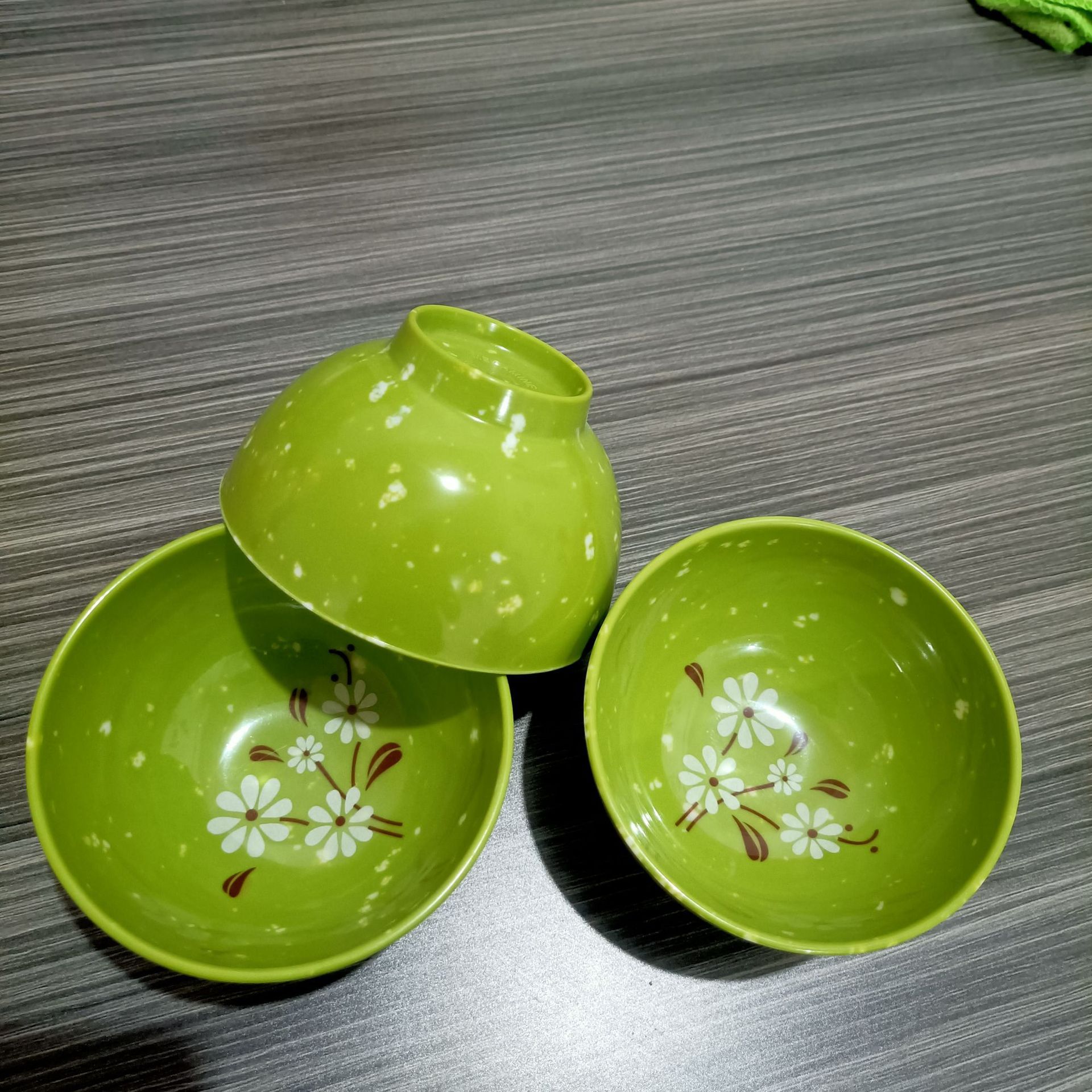 加厚密胺面碗仿瓷碗仿玉色小花碗绿色小碗饭碗 家庭小饭碗1元百货