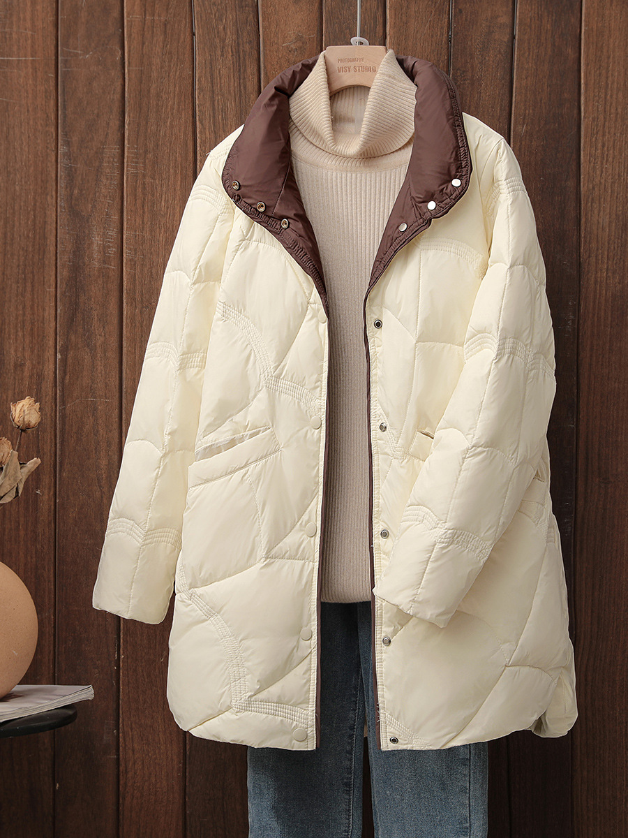 轻薄羽绒服女2023年新款中长款白鸭绒时尚显瘦秋冬白色祥云图案潮