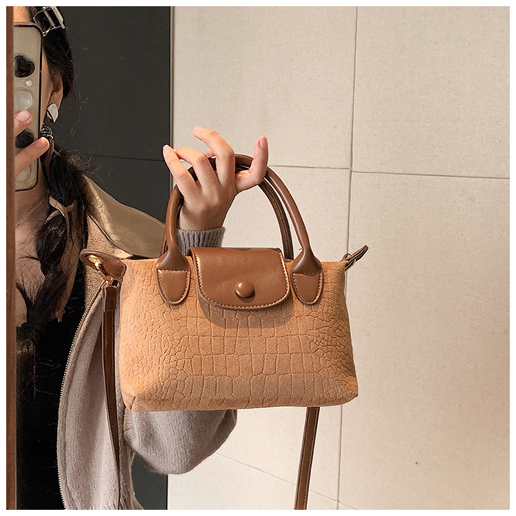 Internet Celebrity Fashion Casual Simple Messenger Bag New Advanced Texture Women's Shoulder Bag Fashion All-Matching Bag Wholesale