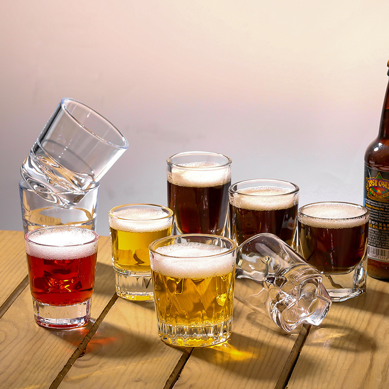 新型厚底啤酒杯玻璃小酒杯2两喝酒杯 酒吧子弹杯套装一口杯家用