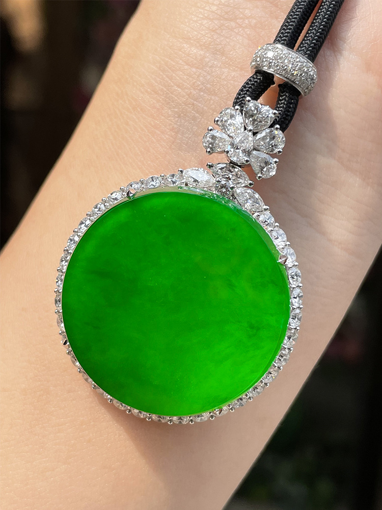 18k金镶嵌翡翠圆牌 高端翡翠绿货 帝王色平安扣吊坠