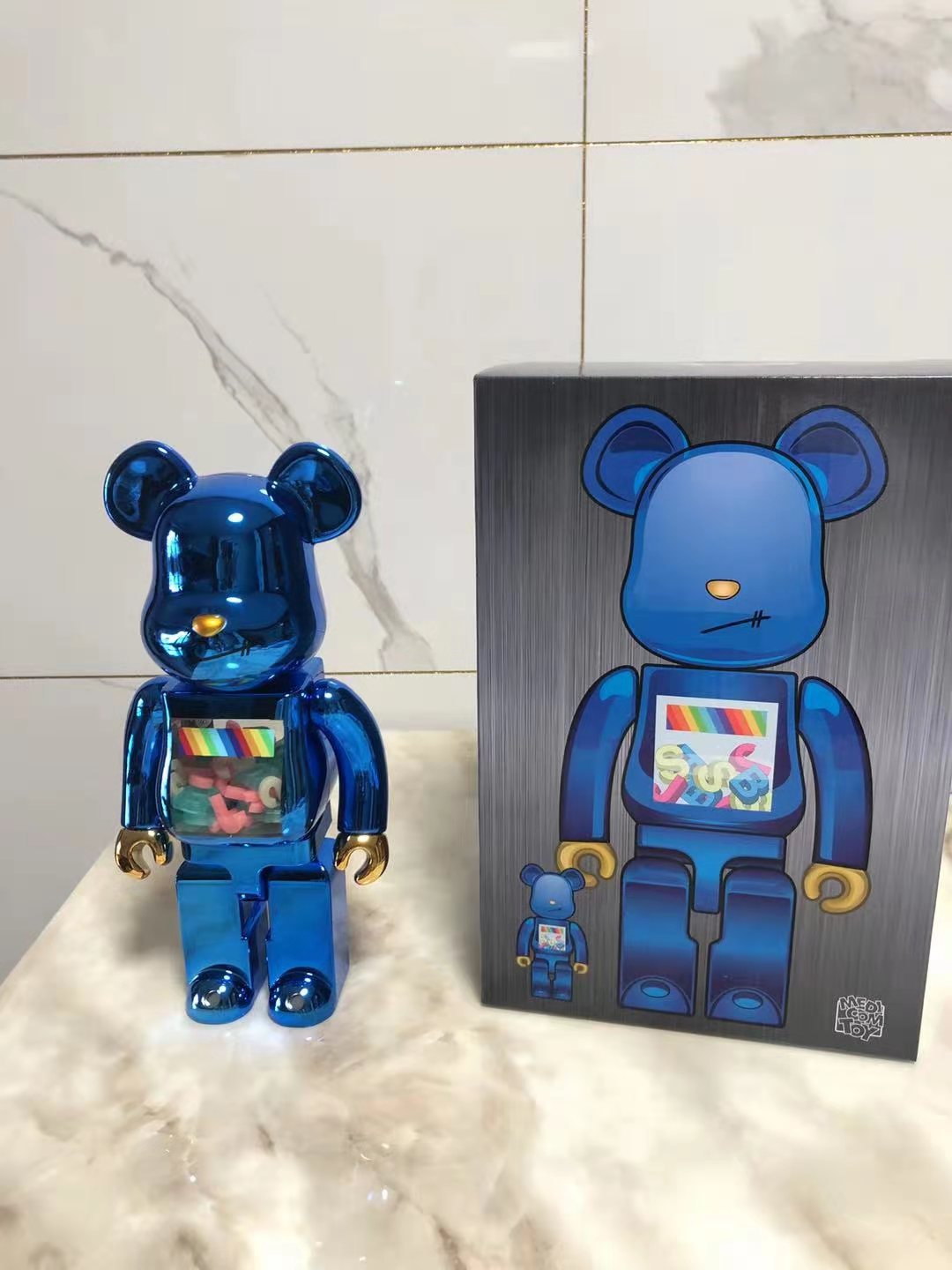 bearbrickjsb暴力熊积木熊电镀蓝夜光千秋关节可响金粉黑金400