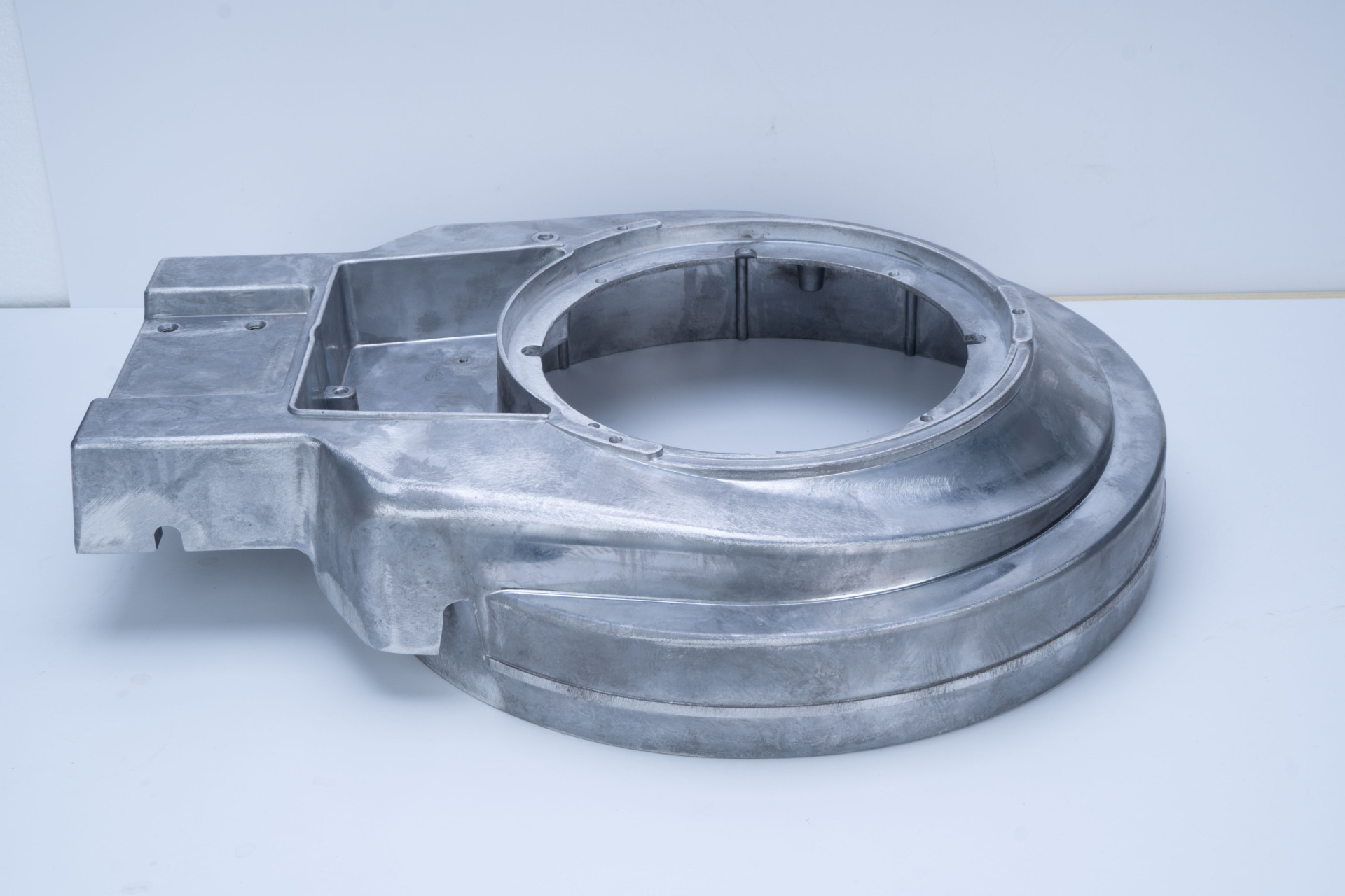 铝合金压铸模具铝压铸件五金铸造工厂冲压模具铝制品来图来样