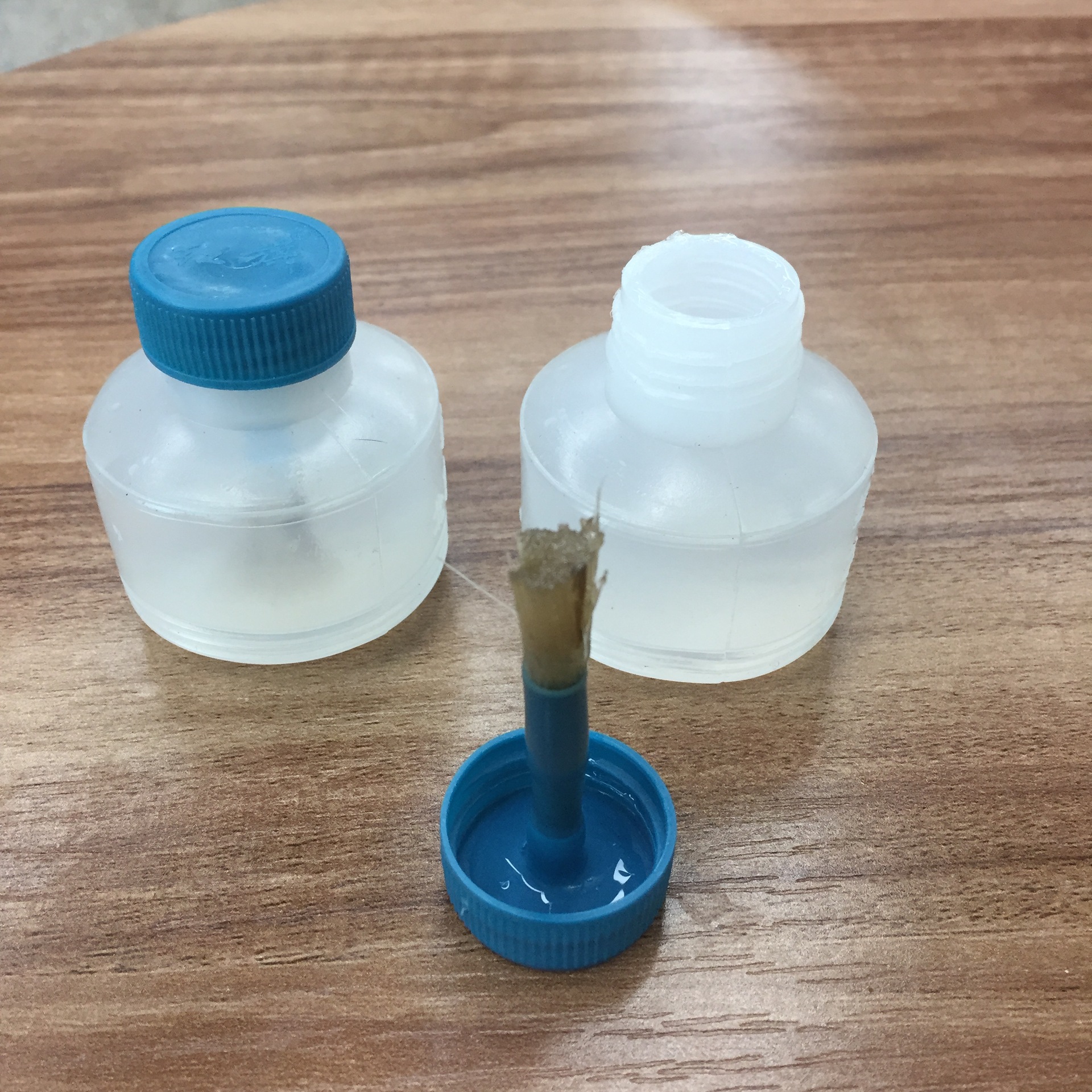 红旗小胶水带毛刷液体胶水60ml小圆瓶粘文化胶水diy粘胶小胶水