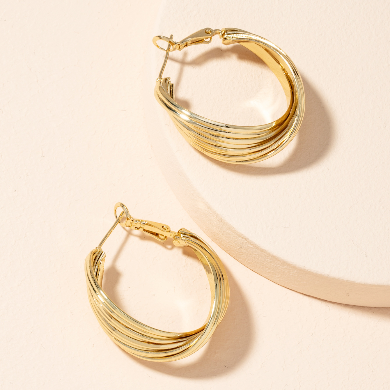 欧美跨境网红新款夸张c形扭曲圆环耳环女简约时尚气质冷淡风耳钉