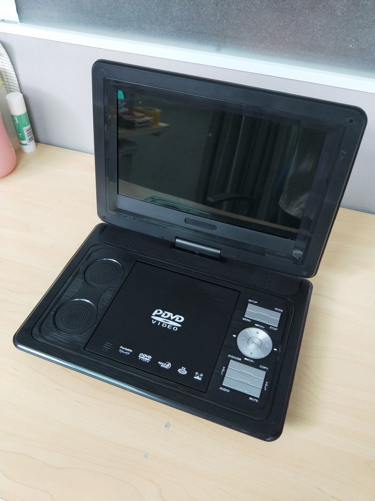 9寸 手提evd带小电视 高清播放机 便携式迷你移动dvd