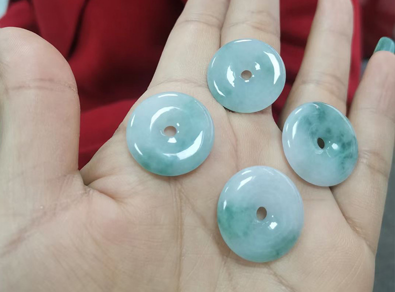 缅甸翡翠a货平安扣吊坠 男女款冰糯种白底青玉石平安扣项链玉吊坠