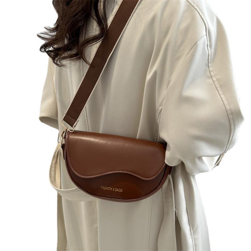 通勤大容量质感定型马鞍包时尚潮流简约个性女士斜跨单肩包手提包