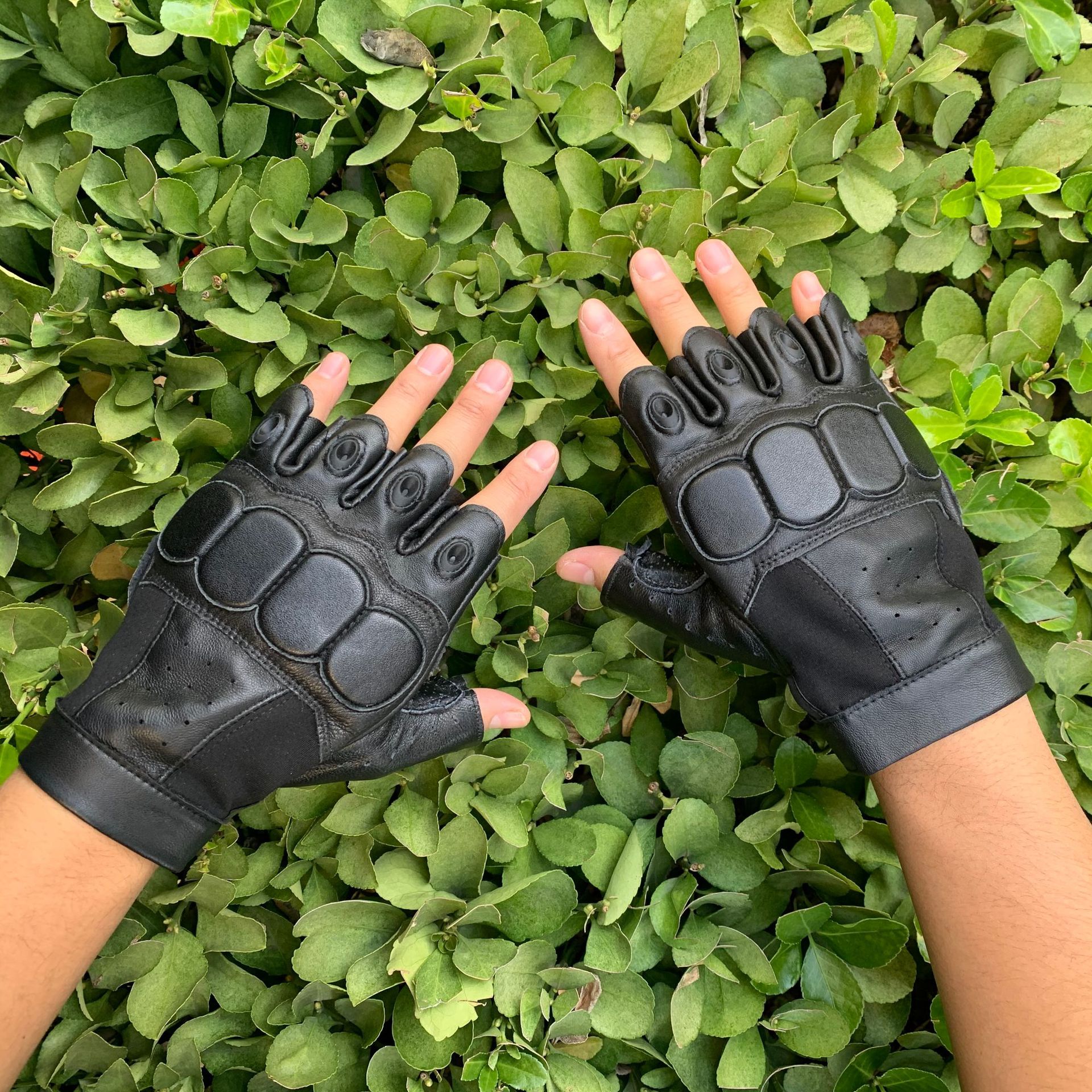 真皮半指战术手套男安保安防巡逻雪豹猎鹰特种兵作战训练配发手套