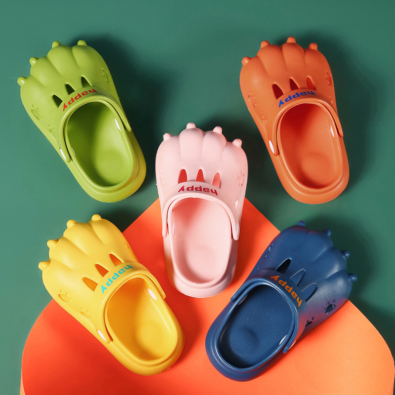 Cross-Border Children's Slippers New Soft Bottom Outdoor Summer Hollow out Shoes Breathable Baby Cartoon Bathroom Closed Toe Slippers