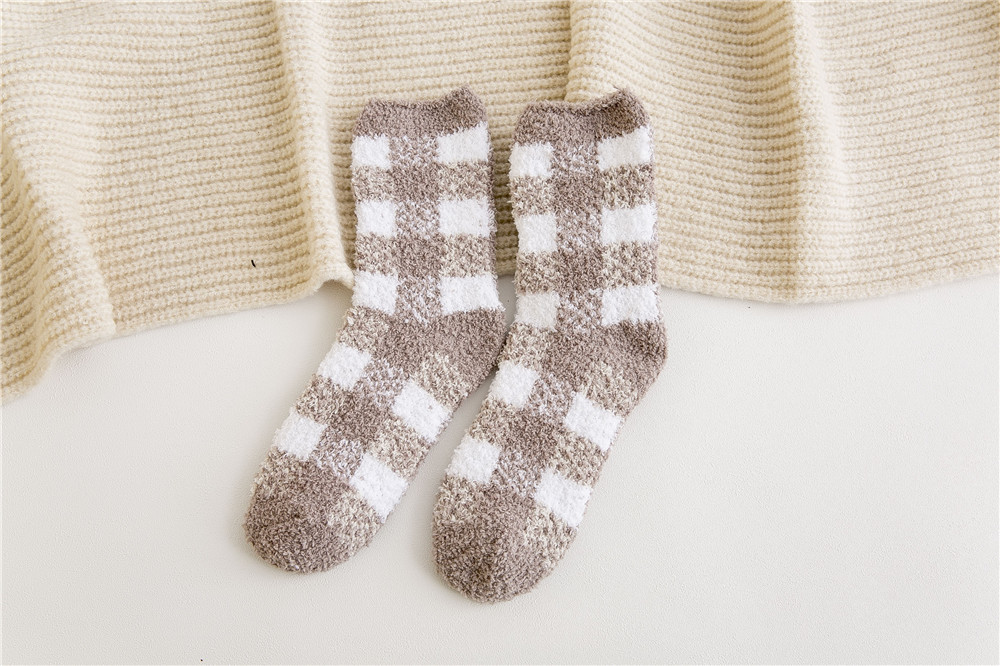 格子珊瑚绒男士冬季加厚半边绒居家袜子2021保暖袜男中筒袜批发