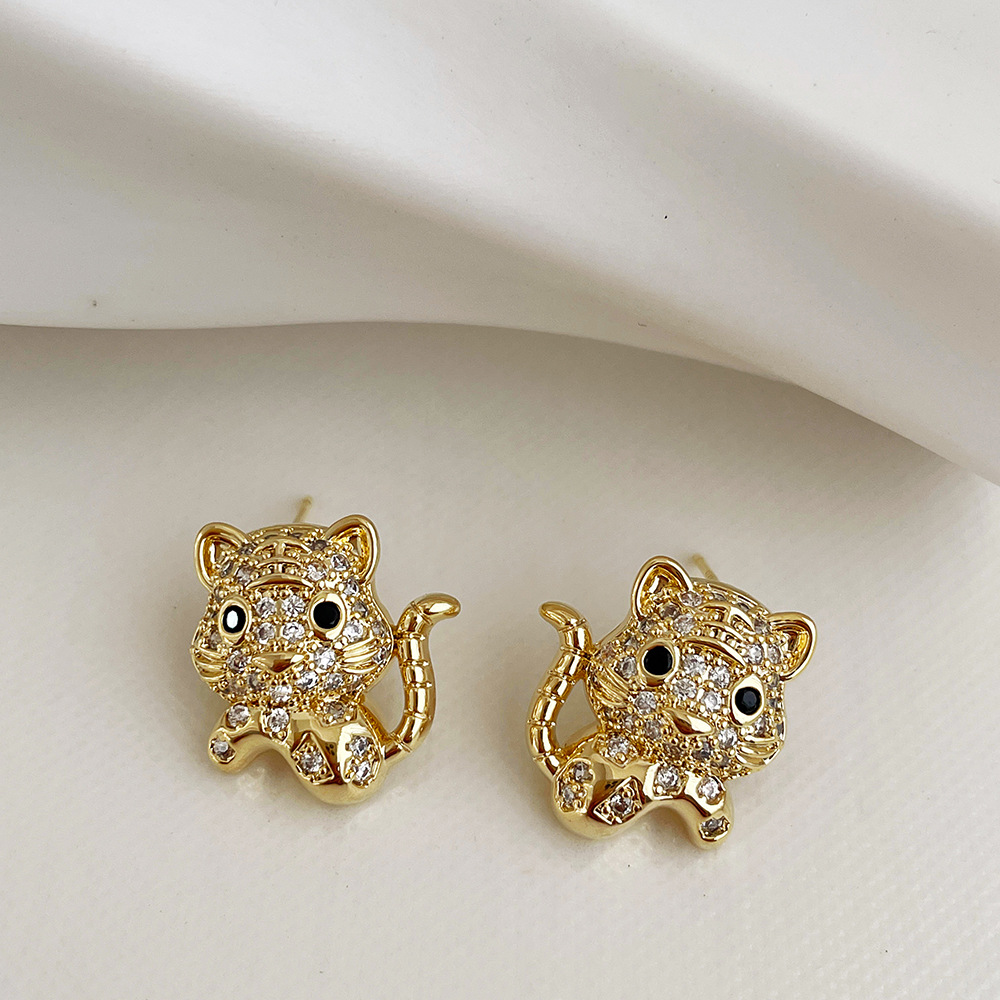 2022新款重工微镶锆石小老虎耳环女简约个性本命年创意耳钉耳饰品