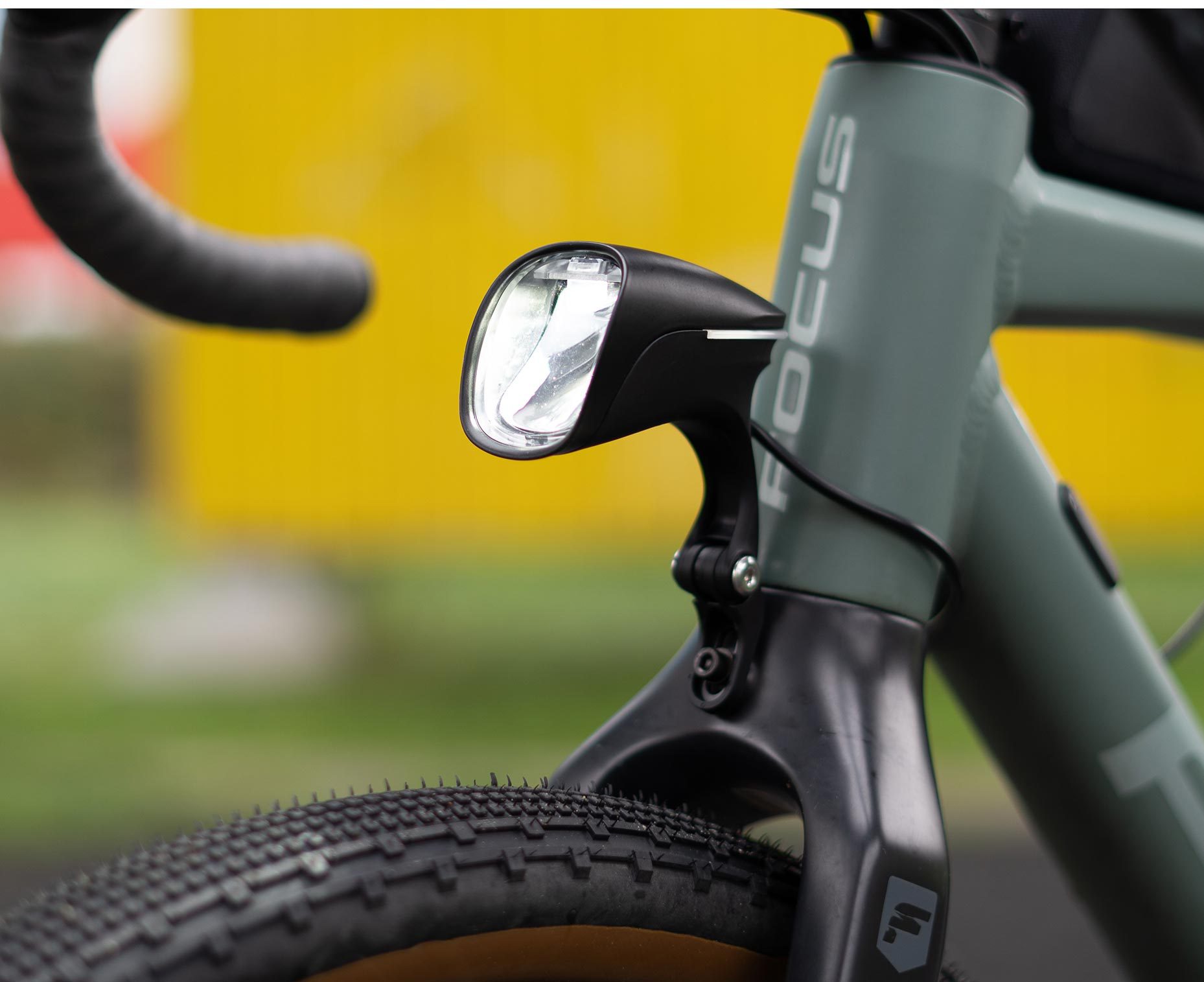 厂家直销德国stvzo led电动滑板车灯自行车前灯赛特莱特 c7 super