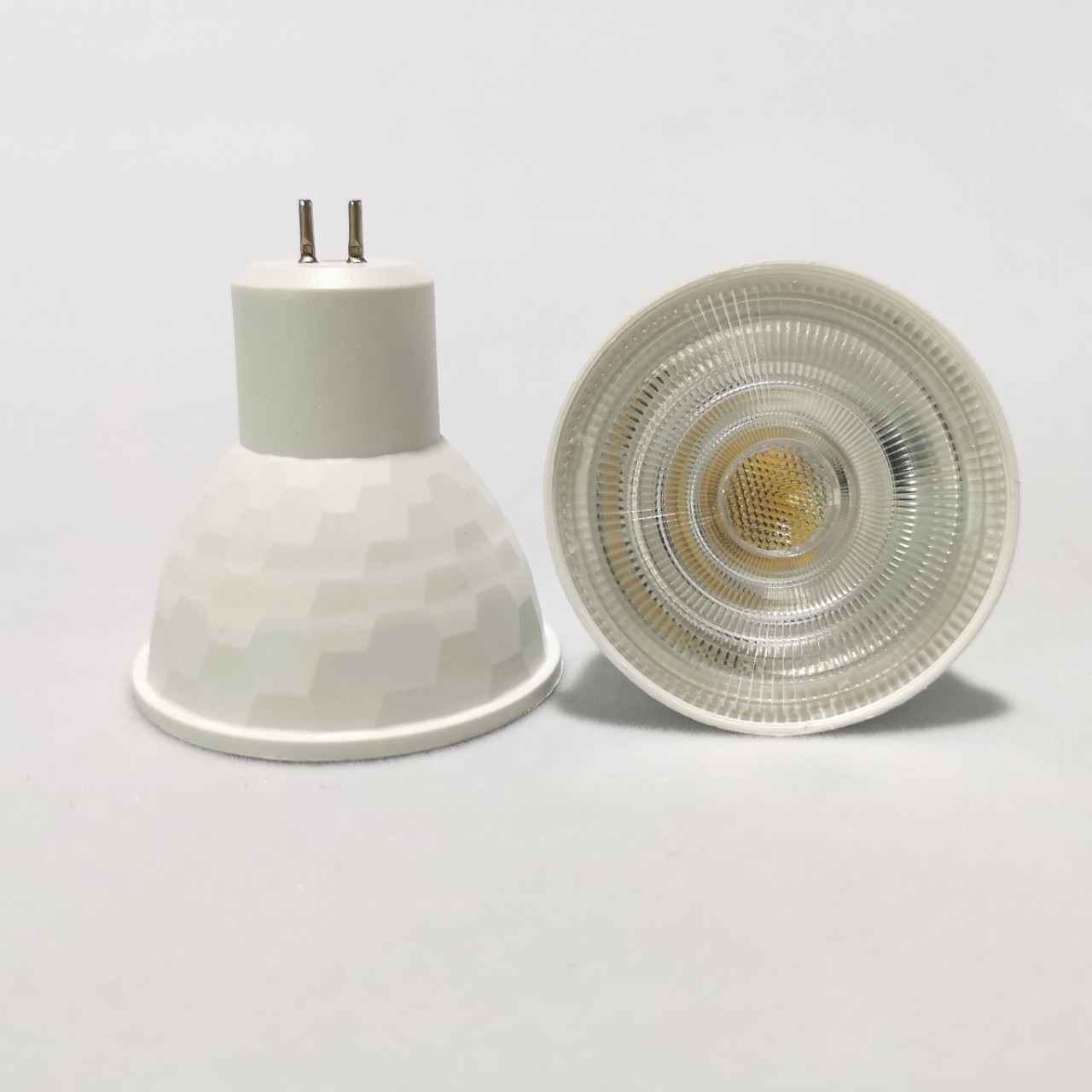 源头厂家gu5.3gu10mr163W5W7W贴片蜂窝纹路 led塑包铝贴片灯杯