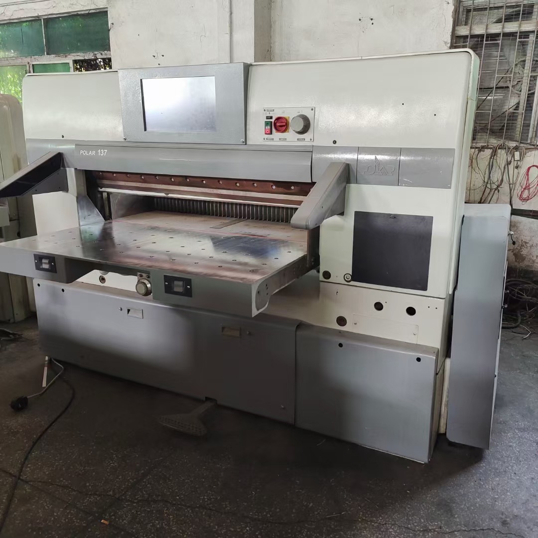 波拉切纸机-二手切纸机-高速切纸机-电脑程控切纸机-1370切纸机