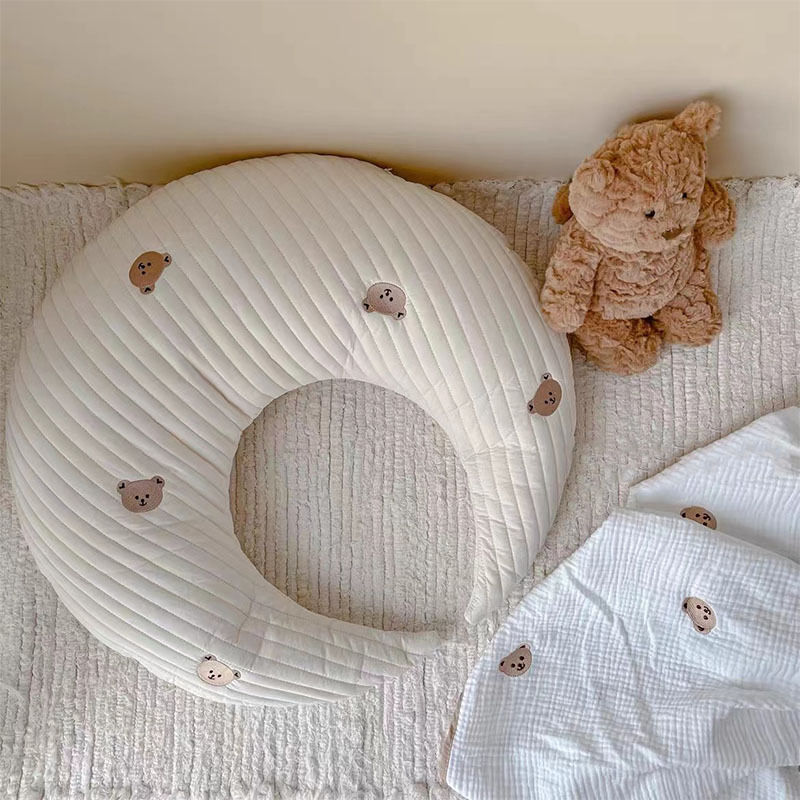 韩风婴儿月亮抱枕 卡通小熊枕头宝宝睡觉抱枕 新生儿哺乳喂奶靠枕