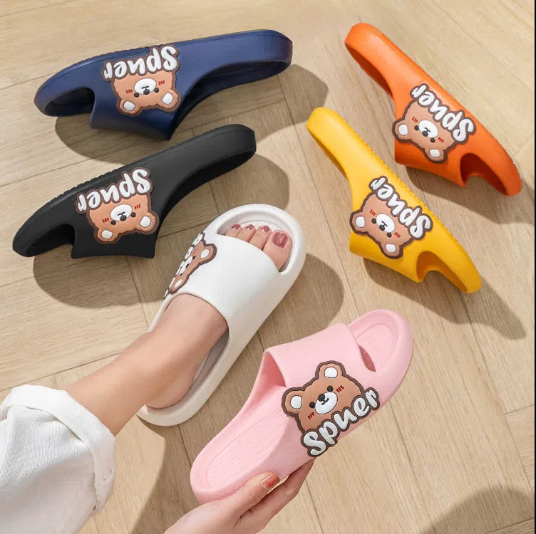 2023 New Fashion Brand Girls' Outdoor Slippers Bear Korean Style Slippers Couple Home Summer Slippers Wholesale