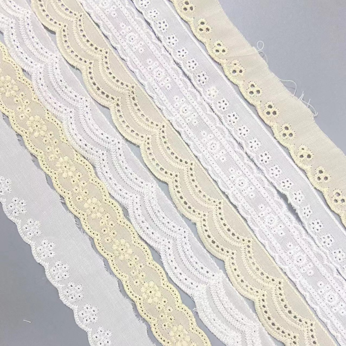 1.5CM-2.8CM棉布刺绣花边镂空蕾丝绣花牛奶丝雕孔打孔裙边服装辅