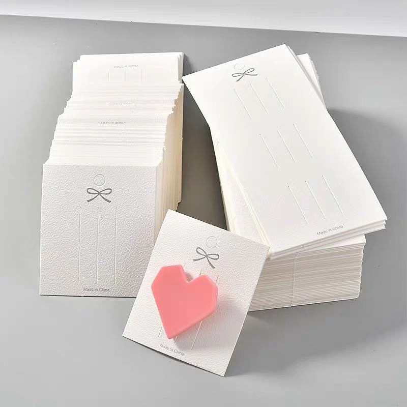 发夹独立包装卡纸白色简约可挂方卡吊牌纸胸针饰品卡片批发